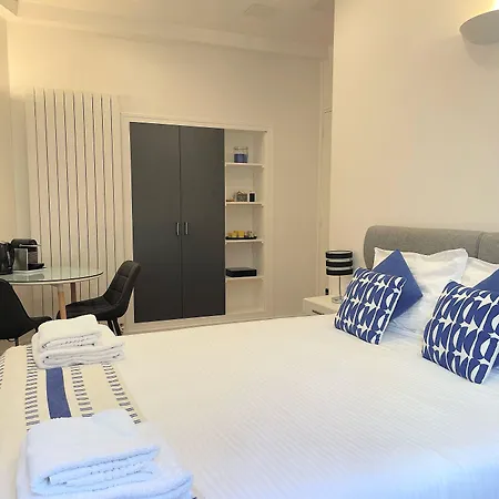 Bed & Breakfast Square Parigi