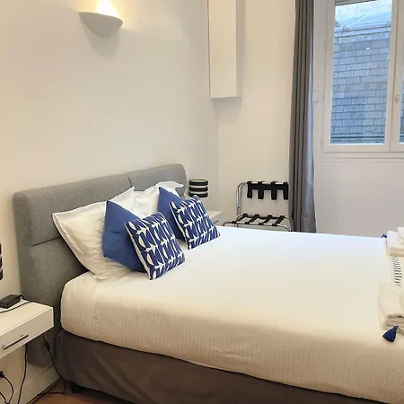 Square Bed & Breakfast Parigi