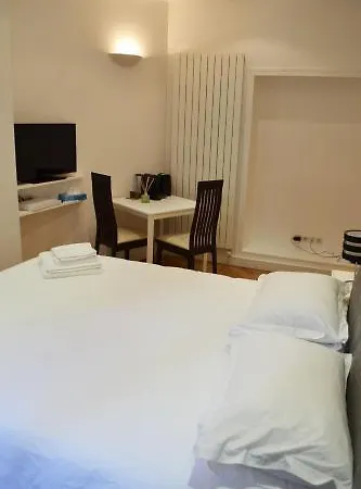 Bed & Breakfast Square Parigi