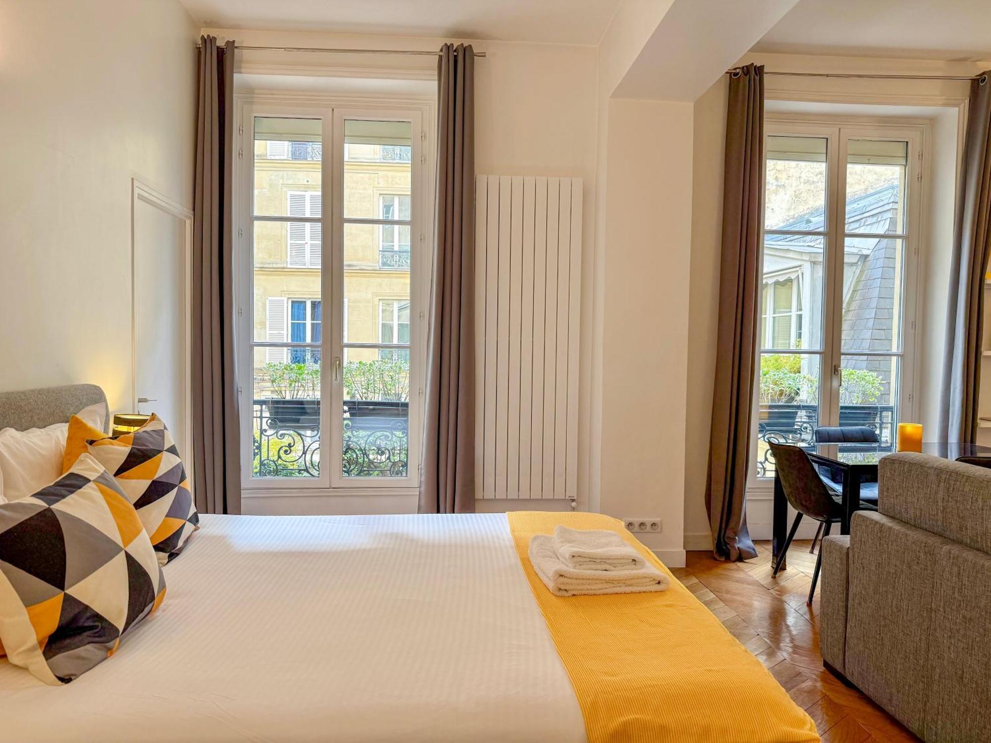 Bed & Breakfast Square