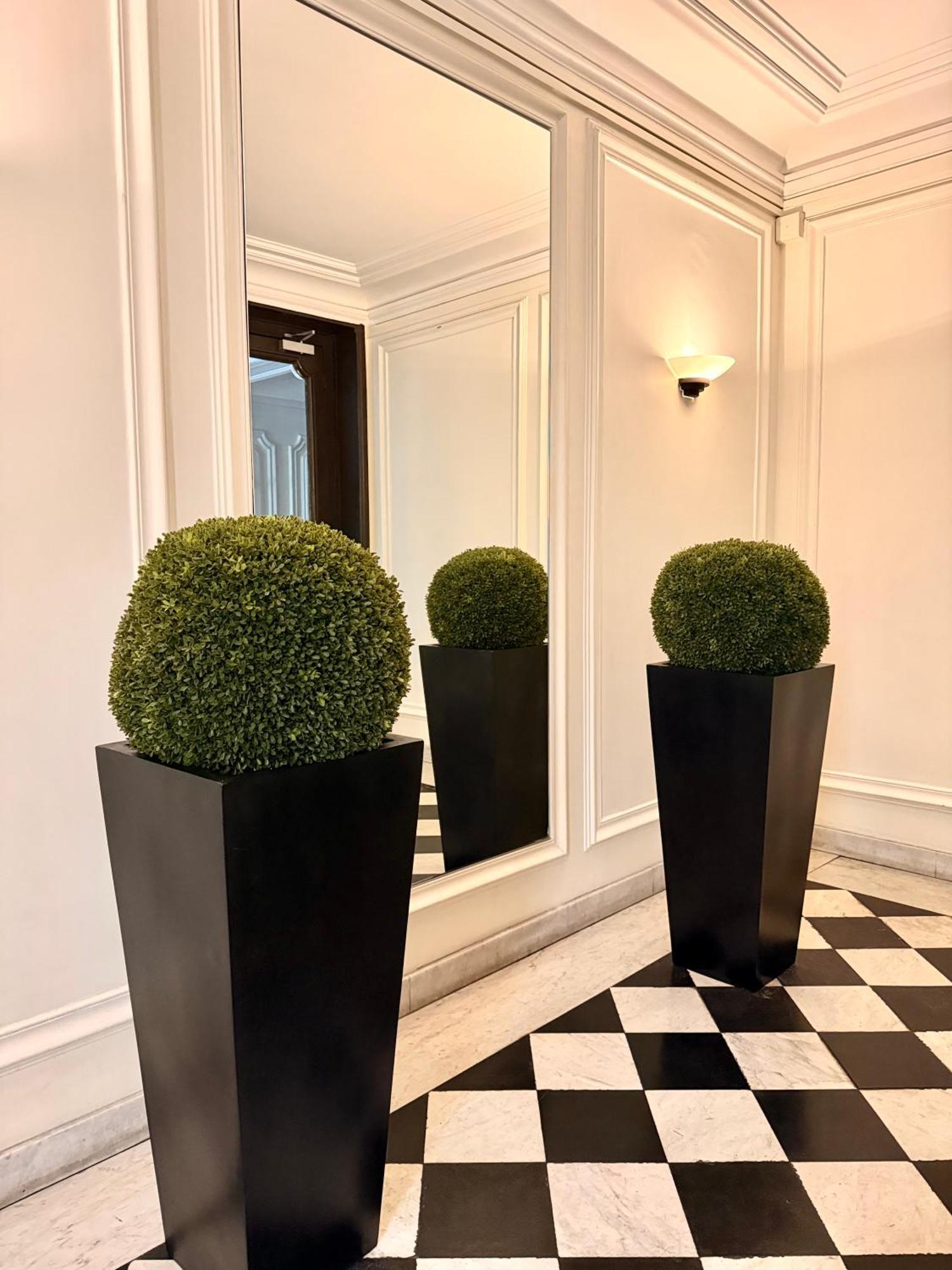 Bed & Breakfast Square