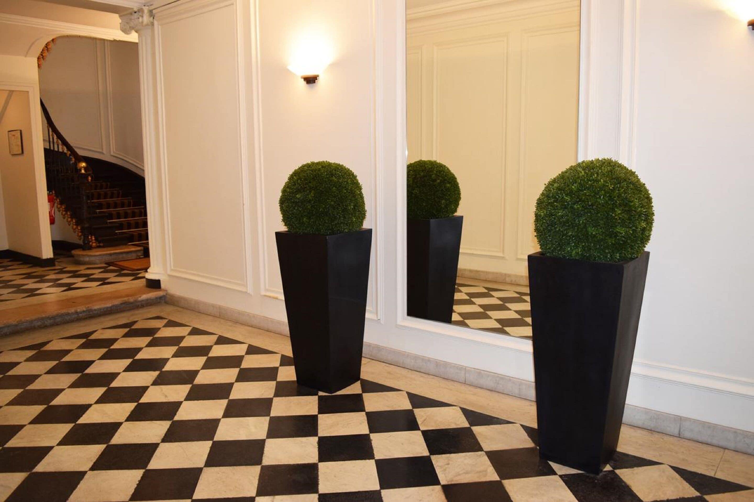 Square Bed & Breakfast