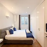 Square Bed & Breakfast