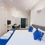 Square Bed & Breakfast Paris