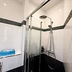 Bed & Breakfast Square 4*