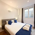 Square Bed & Breakfast 4*