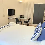 Bed & Breakfast Square Paris