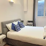 Square Bed & Breakfast Paris