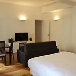 Square Bed & Breakfast 4*
