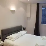 Square Bed & Breakfast Paris