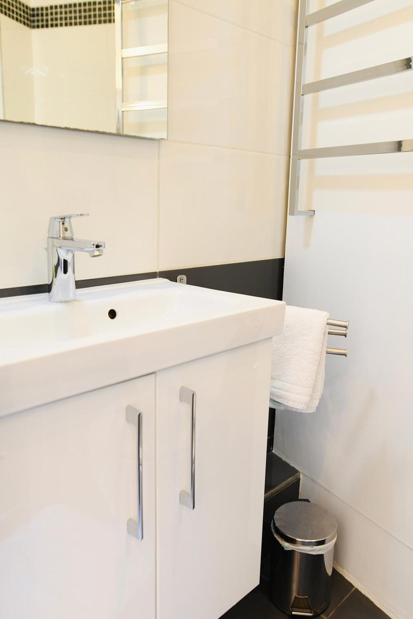 Square Bed & Breakfast